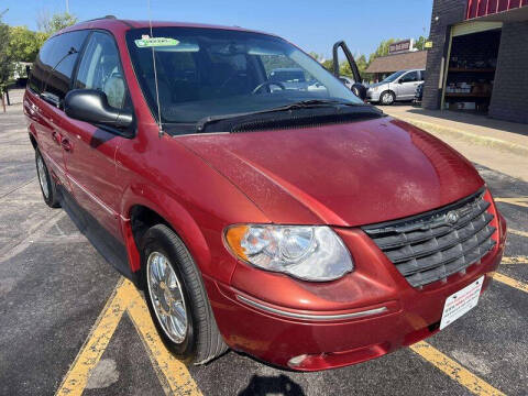 2005 Chrysler Town and Country Limited