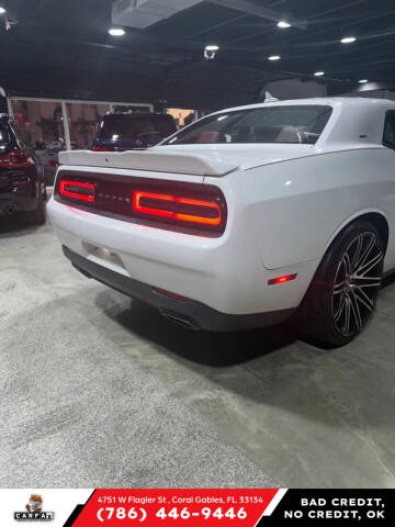 2015 Dodge Challenger SXT Plus