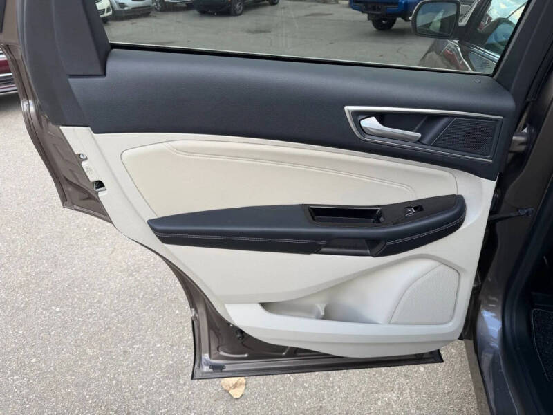 2019 Ford Edge Titanium