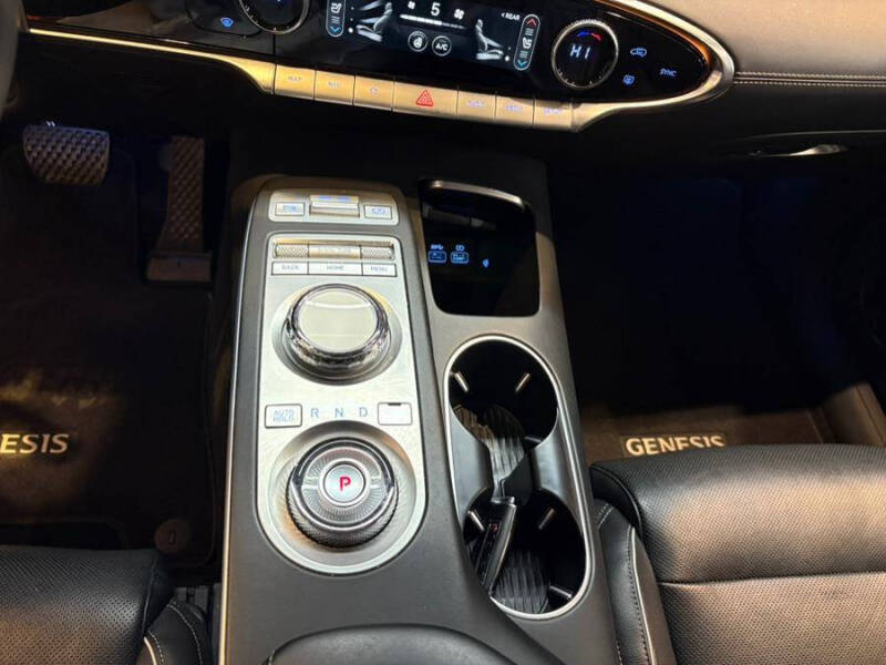 2023 Genesis GV70 2.5T Standard