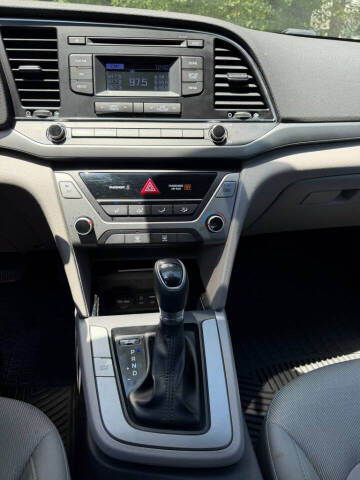 2017 Hyundai Elantra SE