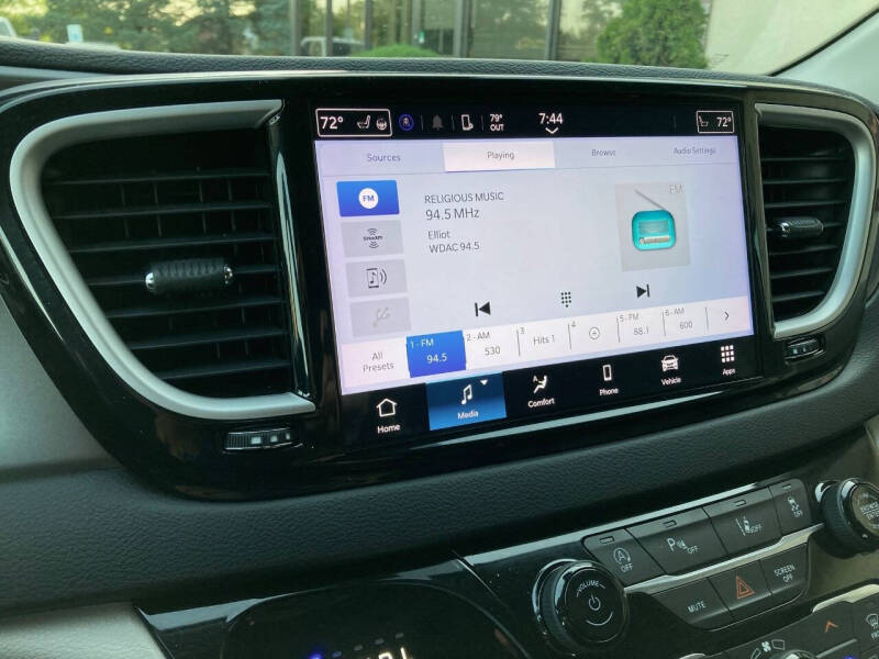2023 Chrysler Pacifica Touring L