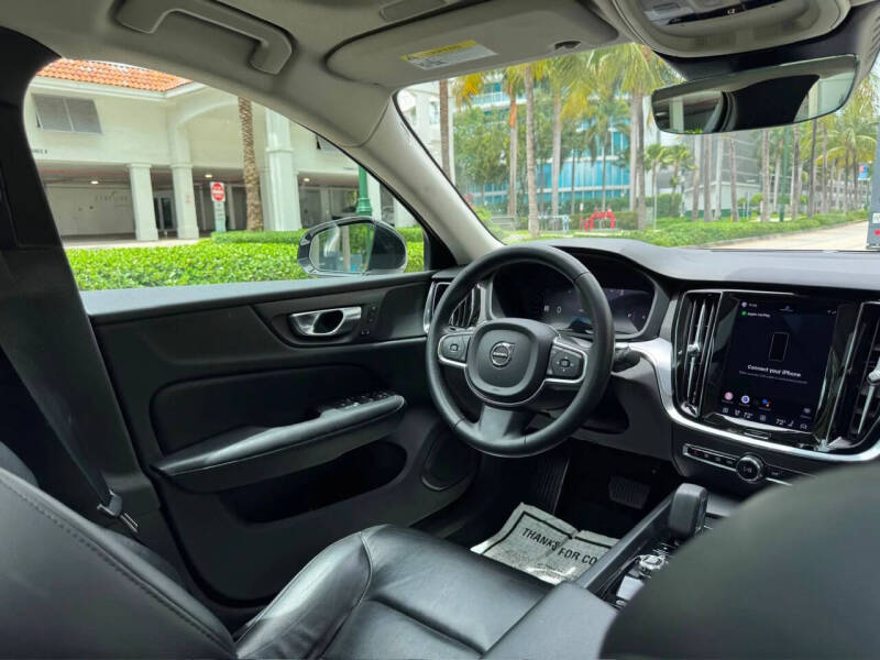 2024 Volvo S60 B5 Core Dark Theme