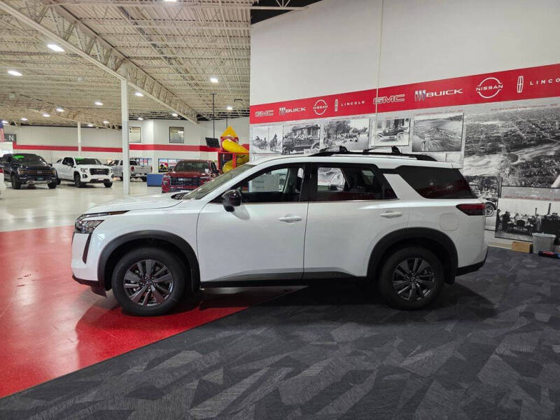 2026 Nissan Pathfinder SV