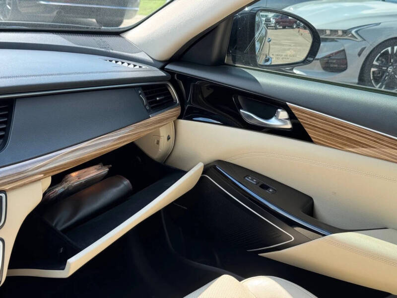 2017 Kia Cadenza Premium