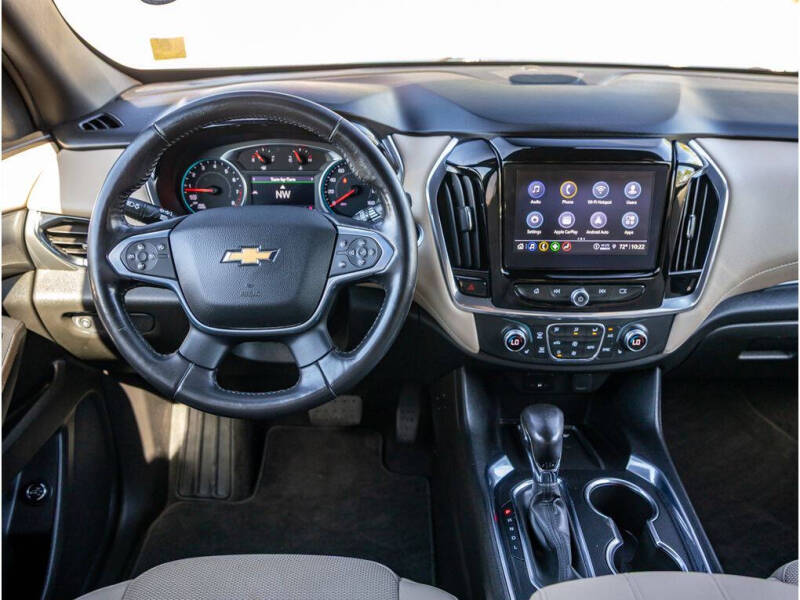 2022 Chevrolet Traverse LT Cloth