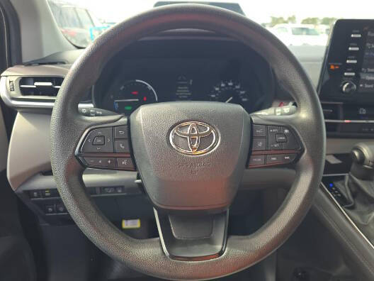 2024 Toyota Sienna LE 8-Passenger