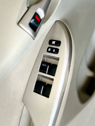 2011 Toyota Corolla LE