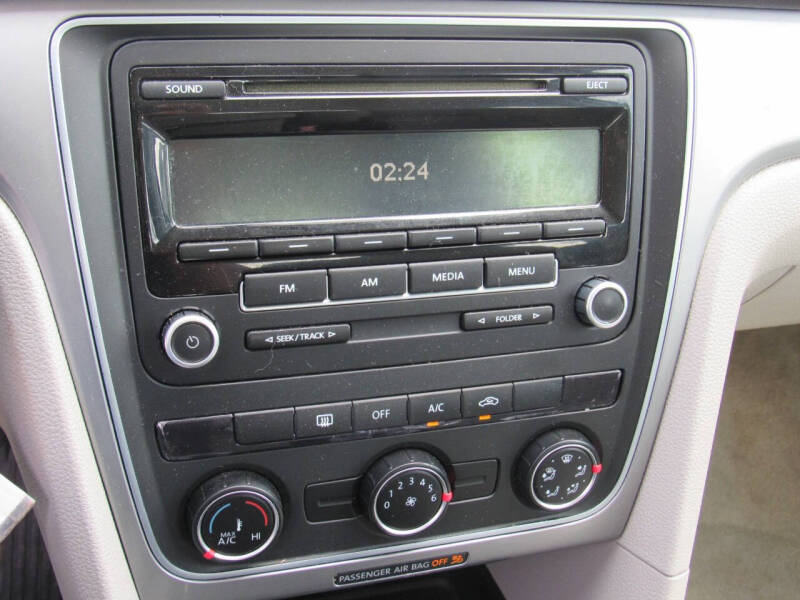 2013 Volkswagen Passat S