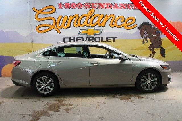 2022 Chevrolet Malibu LT's photo