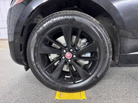 2021 Jaguar F-PACE P400 R-Dynamic S