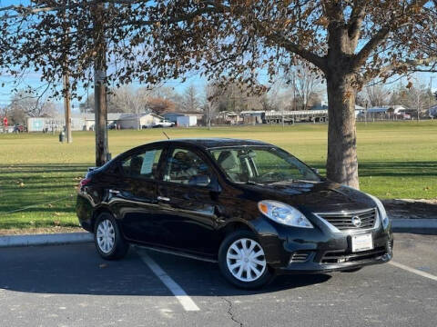 2014 Nissan Versa 1.6 S