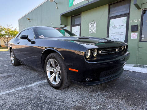 2021 Dodge Challenger SXT