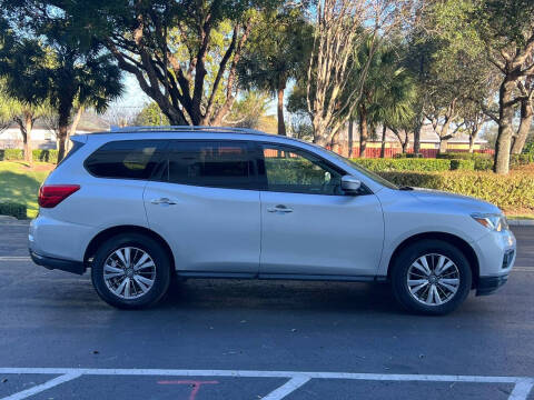 2020 Nissan Pathfinder SV