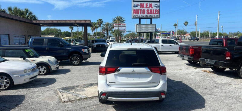 2016 Mitsubishi Outlander SE