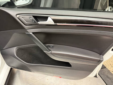 2016 Volkswagen Golf GTI SE