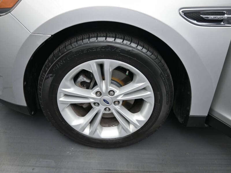 2019 Ford Taurus SE