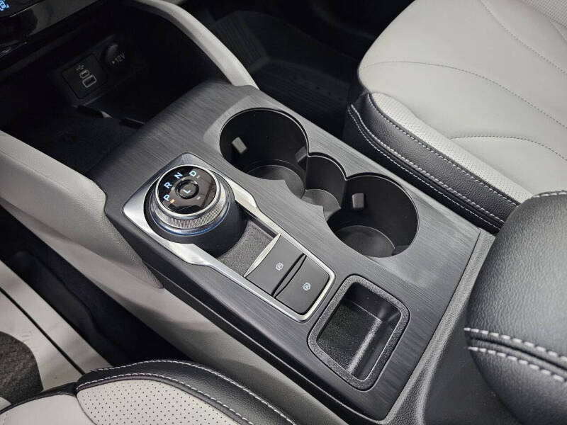 2026 Ford Escape Platinum