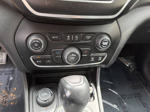 2021 Jeep Cherokee Latitude Lux