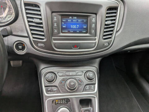 2015 Chrysler 200 Limited