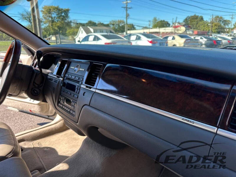 2011 Lincoln Town Car Signature Limited