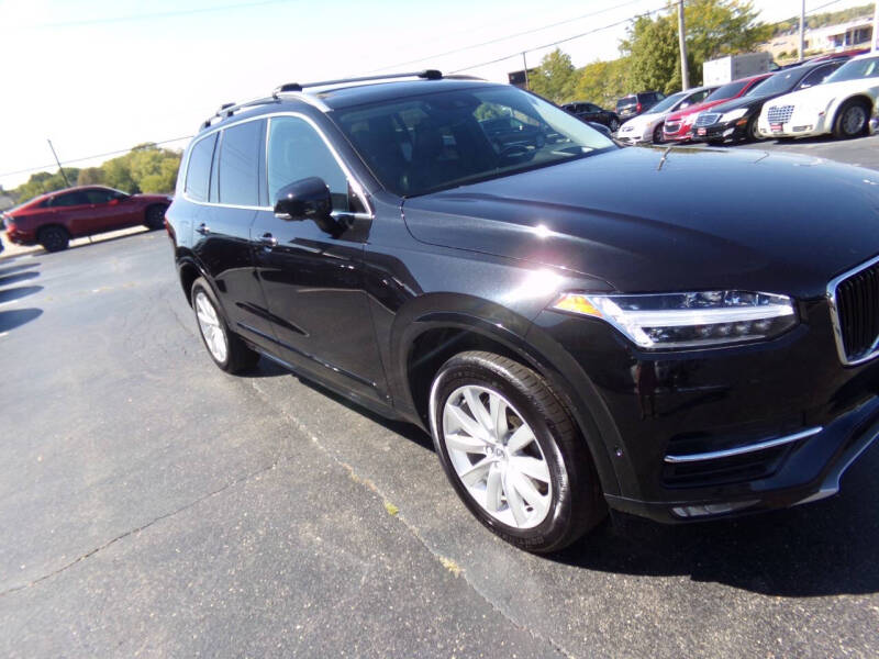 2016 Volvo XC90 T6 Momentum
