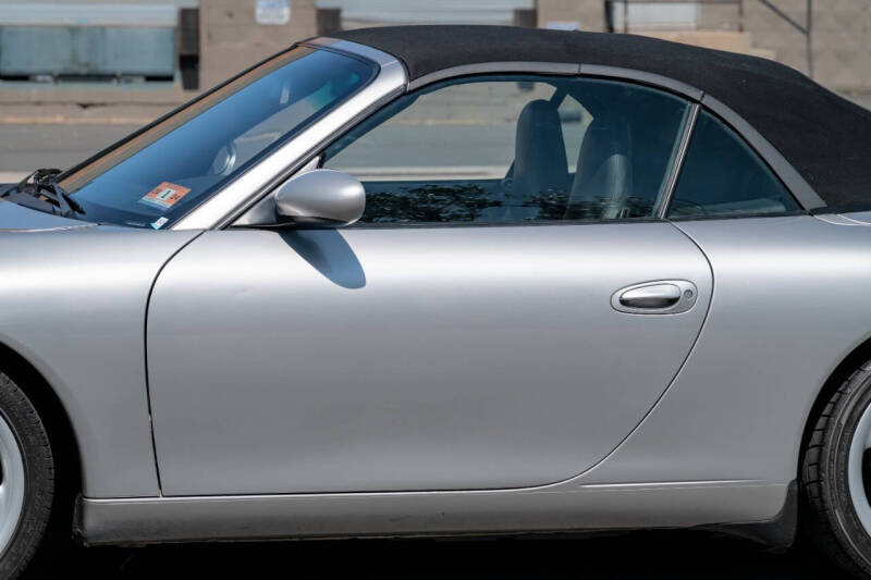 2001 Porsche 911 Carrera