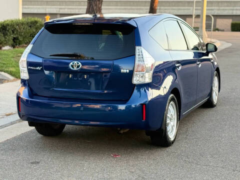 2013 Toyota Prius v Three