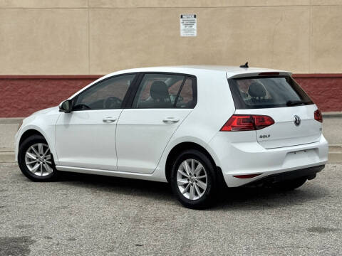 2016 Volkswagen Golf TSI S