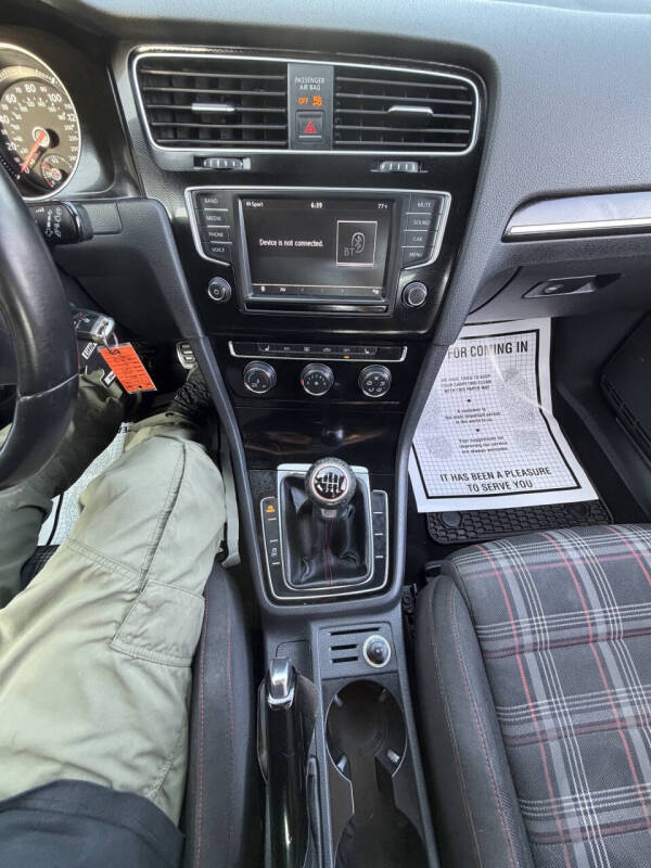 2016 Volkswagen Golf GTI S