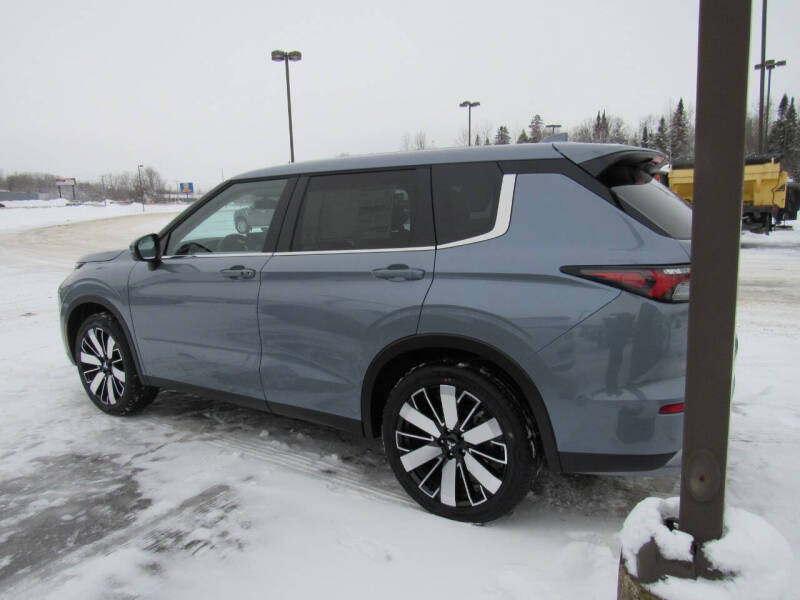 2026 Mitsubishi Outlander SE