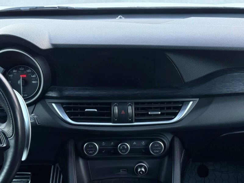 2022 Alfa Romeo Stelvio Sprint