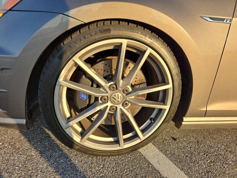 2017 Volkswagen Golf R 4Motion