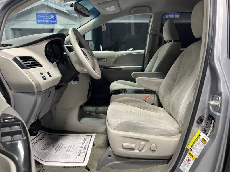 2012 Toyota Sienna