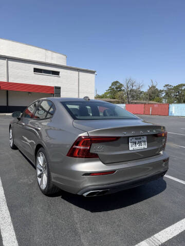 2020 Volvo S60 T5 Momentum