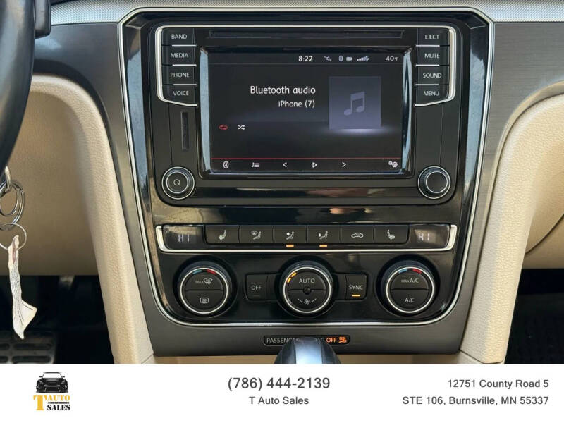 2017 Volkswagen Passat 1.8T R-Line