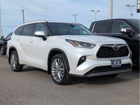 2023 Toyota Highlander Platinum