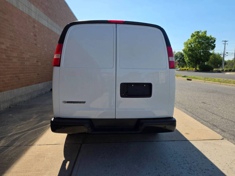 2018 Chevrolet Express 2500
