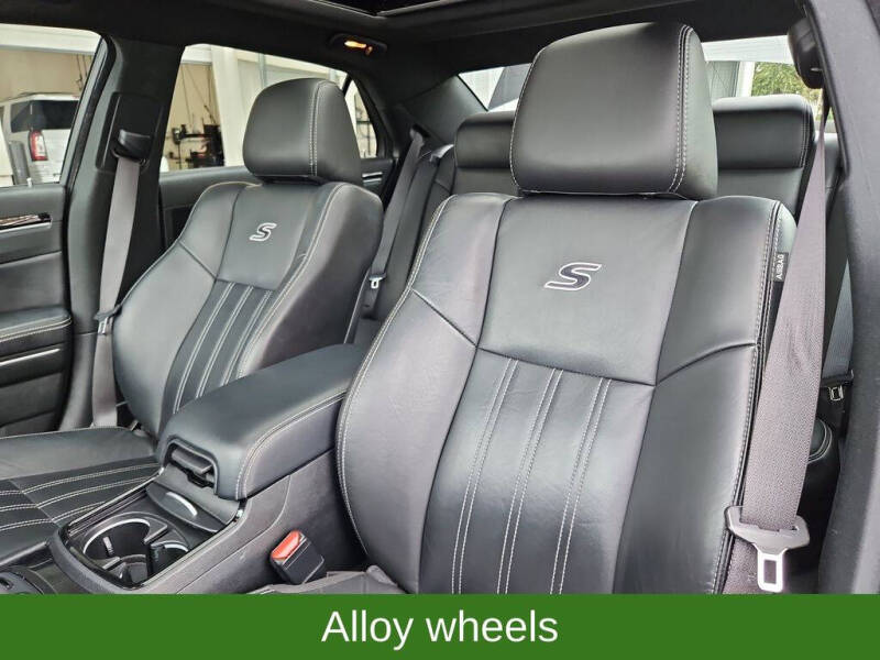 2023 Chrysler 300 S V6