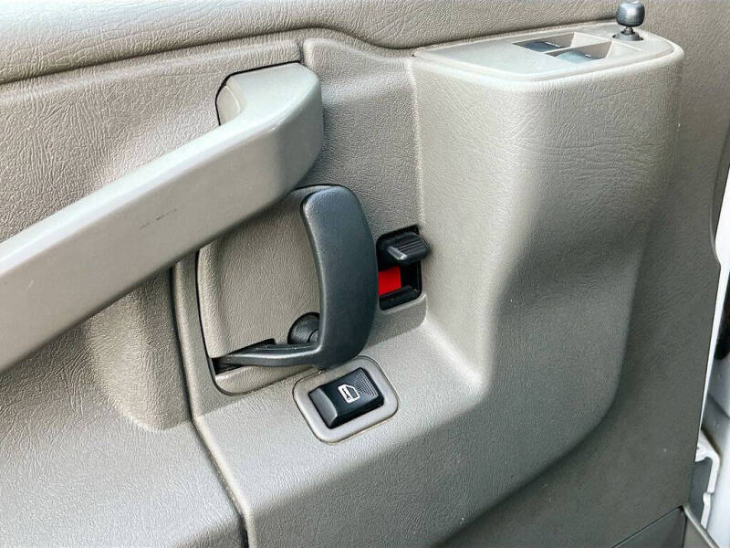 2023 Chevrolet Express 2500
