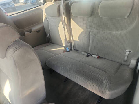 2006 Toyota Sienna CE 8 Passenger