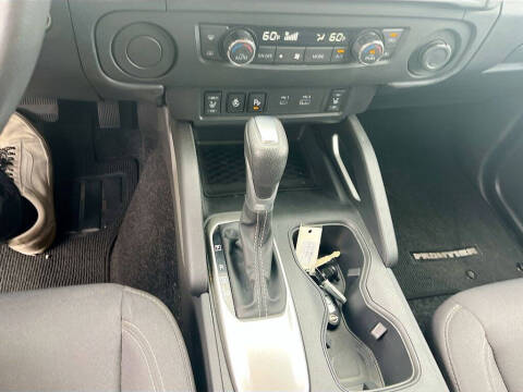2025 Nissan Frontier SV
