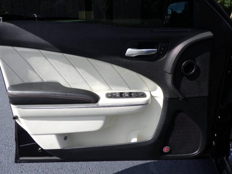 2017 Dodge Charger SXT