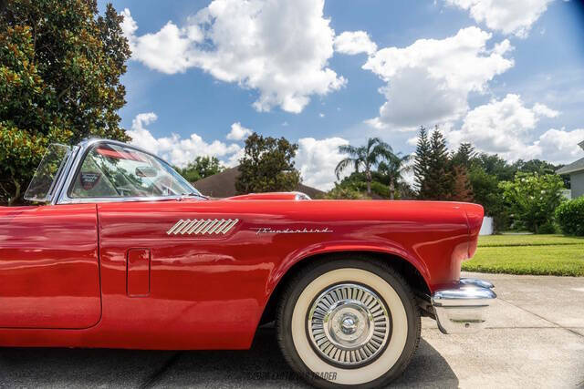 1957 Ford Thunderbird