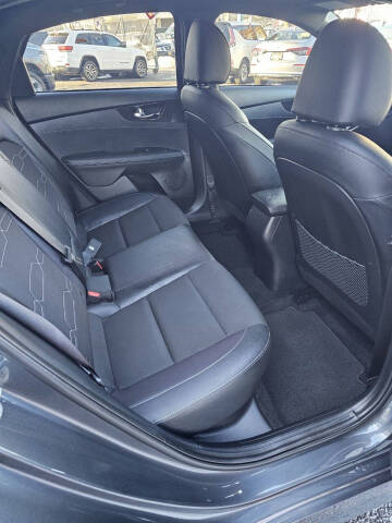 2022 Kia Forte GT Line