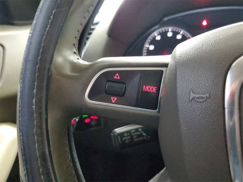 2012 Audi Q5 3.2 quattro Premium Plus