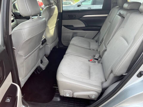 2017 Toyota Highlander LE Plus