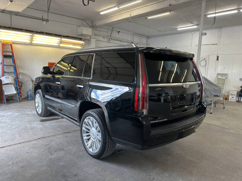 2016 Cadillac Escalade Platinum