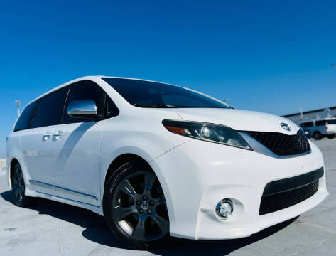 2016 Toyota Sienna SE Premium 8-Passenger