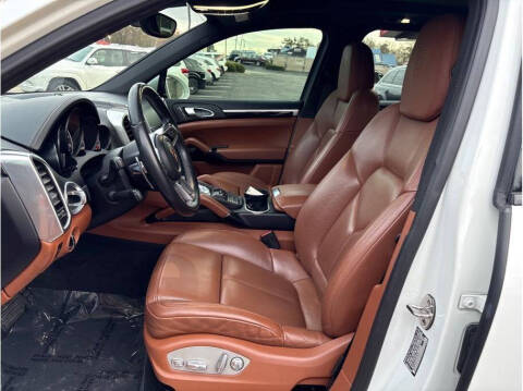 2017 Porsche Cayenne Platinum Edition